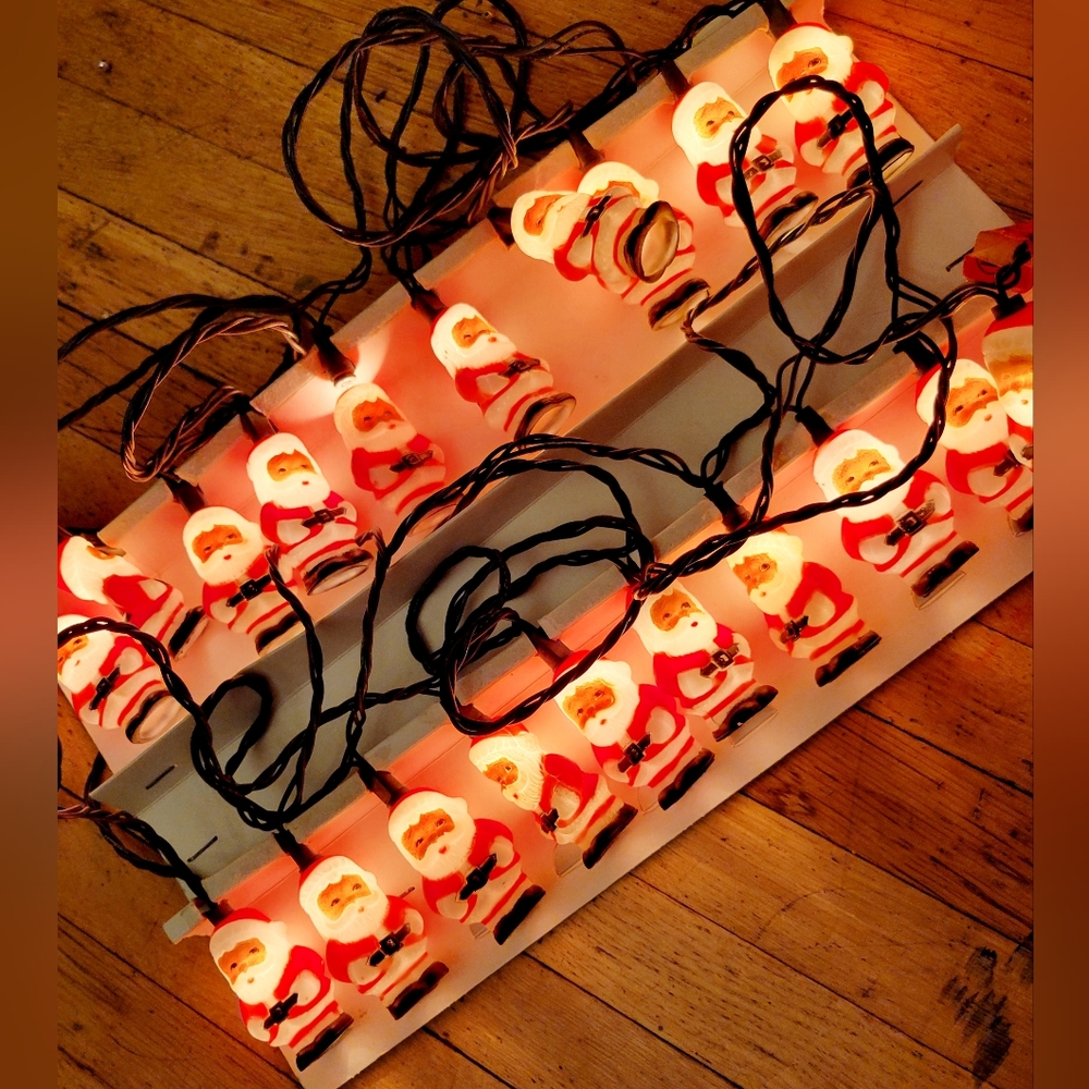 Vintage GE Brand String-a-long Santa Christmas lights